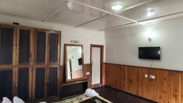 Laptop workspace, free WiFi