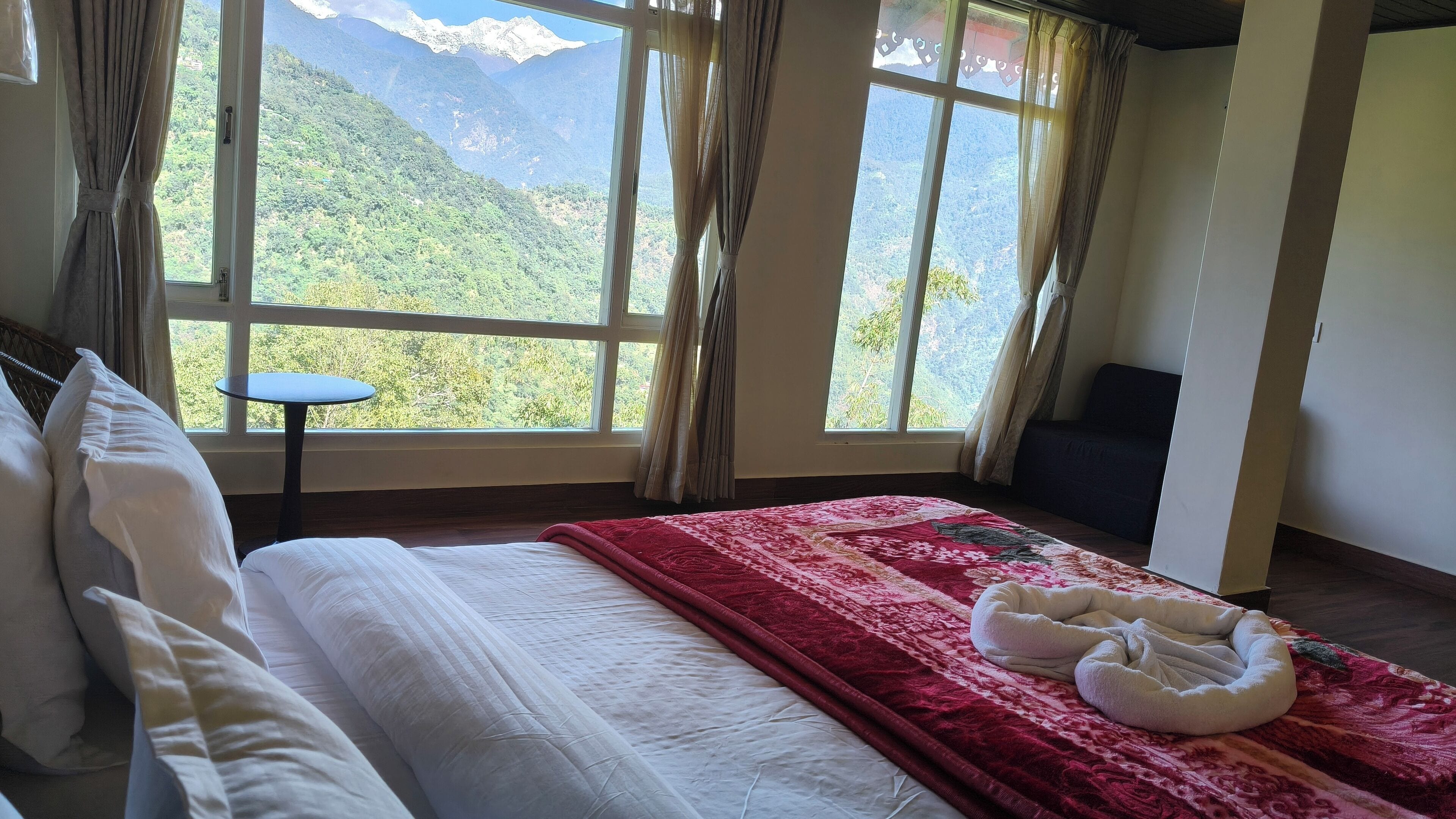 Laptop workspace, free WiFi