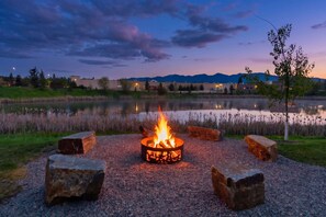Property grounds - 4 Bd / 4 Bth | Luxury Condo | Hot Tub | Sleeps 10 (Whitefish)