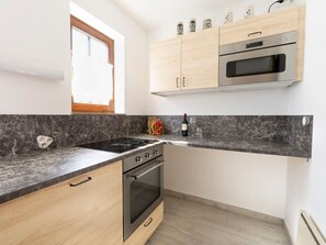 Fridge, microwave, oven, dishwasher - Claudia by Interhome (Feistritz im Rosental)