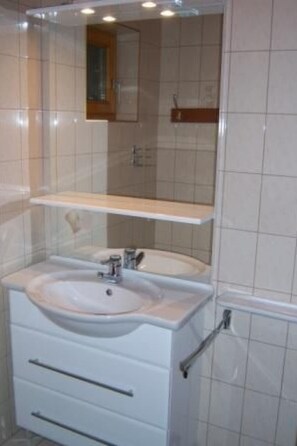 Bathroom - Typ 3 im Haus Huber in Bleiburg by Interhome (Bleiburg)