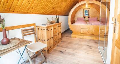 Weinfass-Chalet für 4 in Grub an der March by Interhome