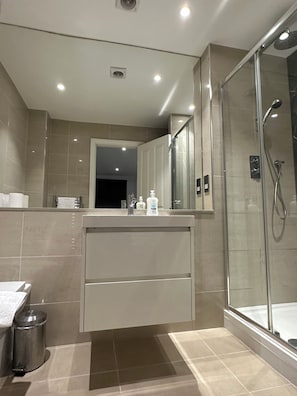 Bathroom - King's Cross Nest Inn Studio Apartments (London)