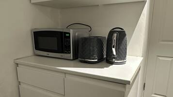 Standard Studio | Private kitchenette | Electric kettle