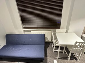 Standard-studiolejlighed | Opholdsområde | Fladskærms-tv