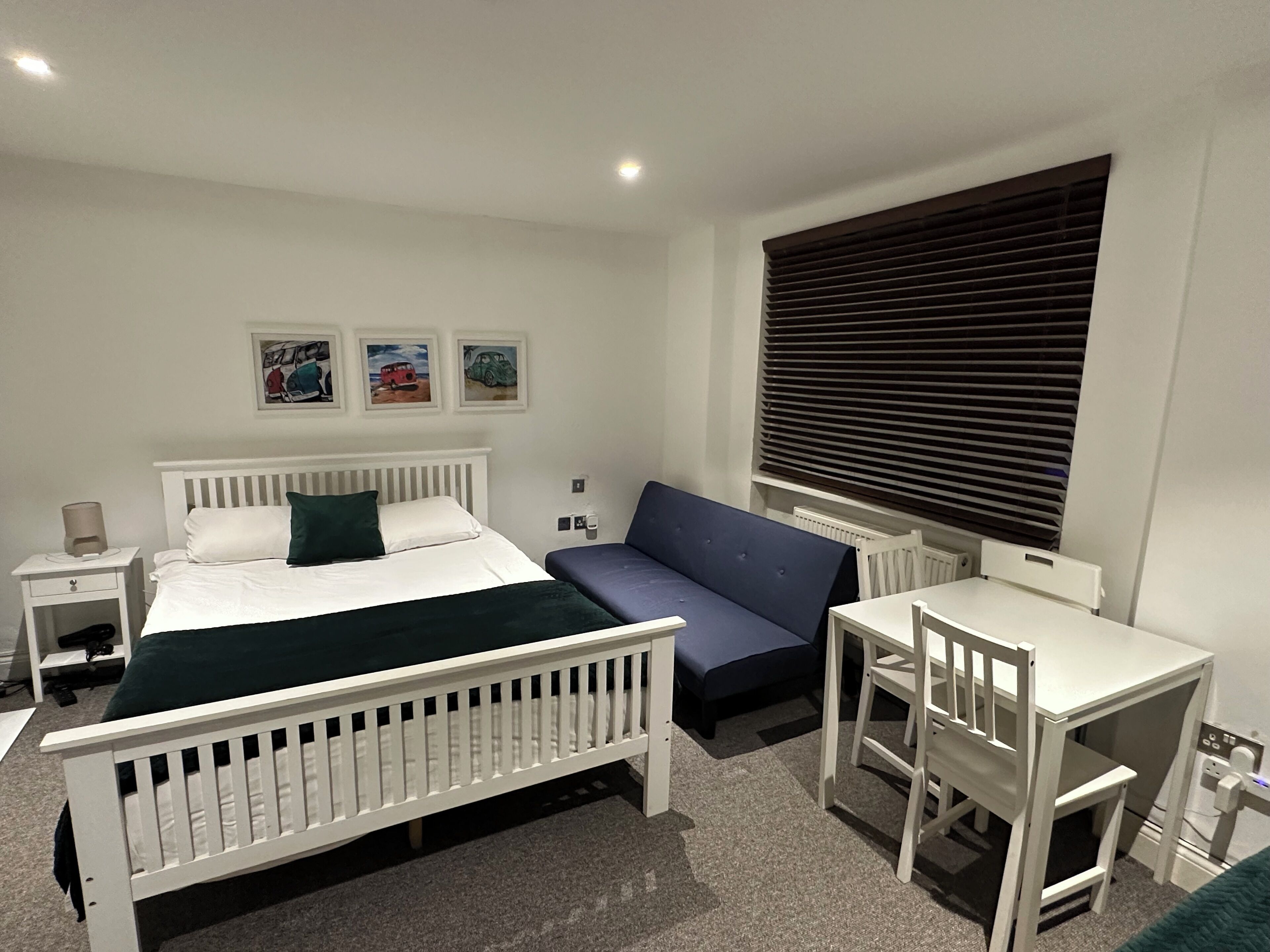 스탠다드 스튜디오 | 암막 커튼, 다리미/다리미판, 무료 WiFi