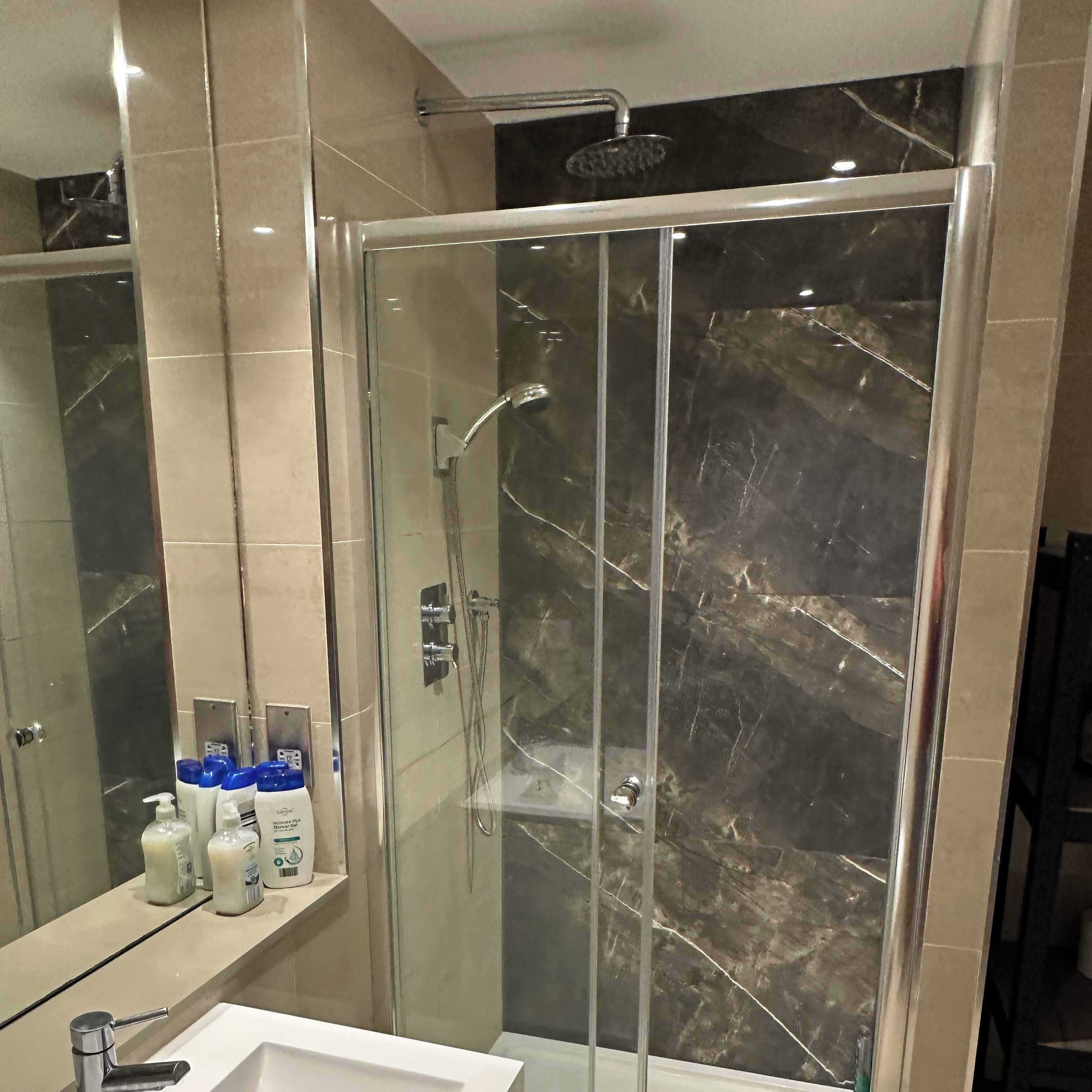 Standard Studio | Bathroom