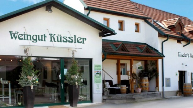 A building with a sign reading "Weingut Küssler". - Vacation home  by Interhome (Stillfried-Grub)