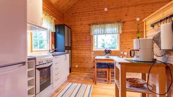 Fridge, microwave, oven, cookware/dishes/utensils