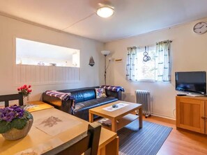 TV - Gemütliches Ferienhaus in Seenähe by Interhome (Hallaryd)