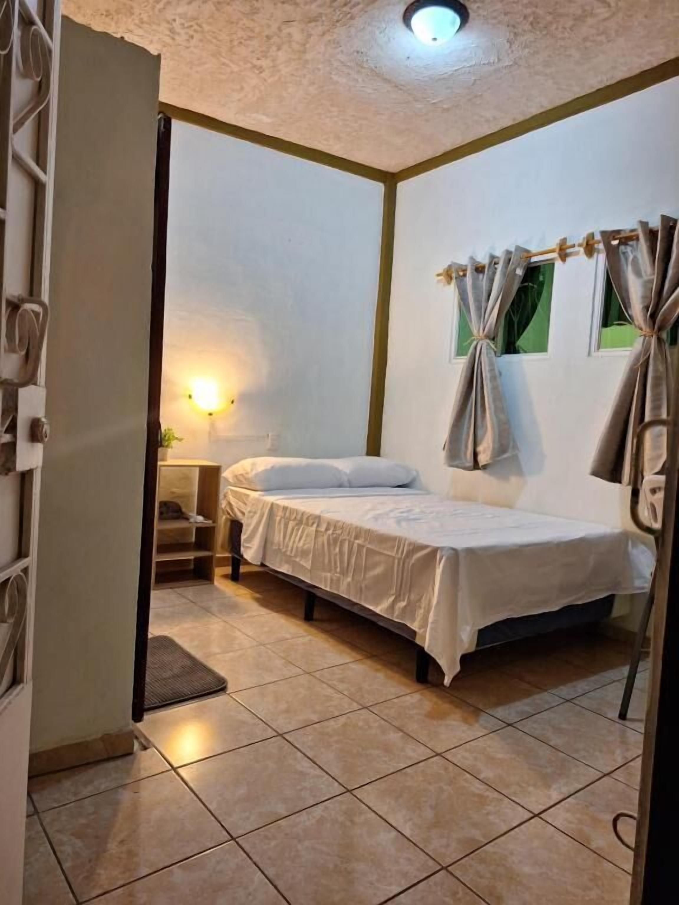 Duntäcken, minibar, arbetsyta för laptop och gratis wi-fi