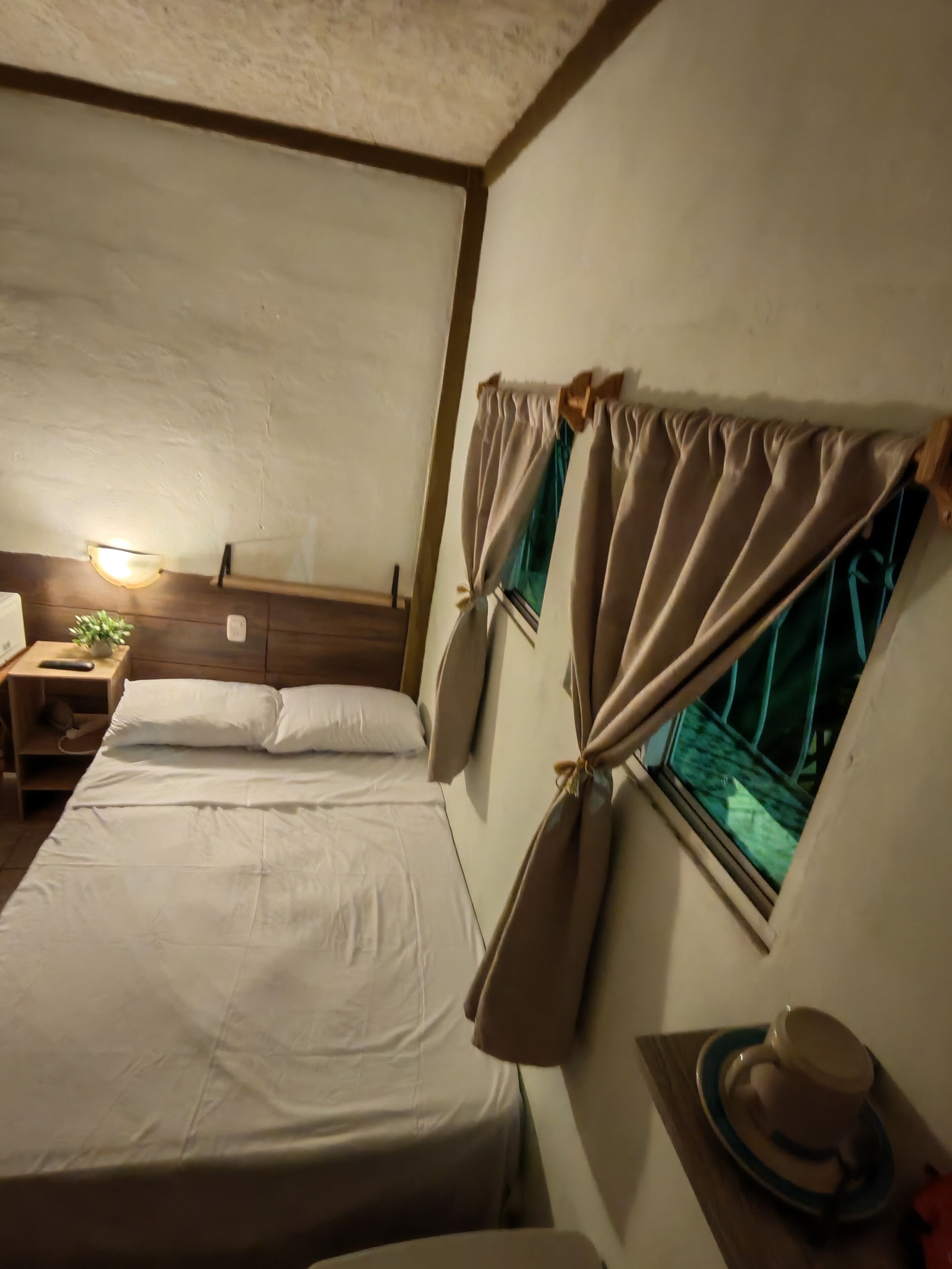 Economy Single Room, Patio | Gebar bulu kapas, bar mini, ruang kerja komputer riba, Wi-fi percuma 