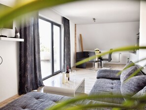 TV - Wohnung in Mönkebude mit Terrasse und Grill by Interhome (Altwarp)