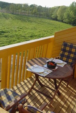 Outdoor dining - Appartement in Koserow mit Garten und Terrasse by Interhome (Koserow)