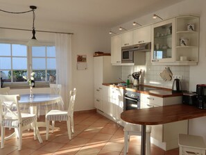 Fridge, microwave, oven, dishwasher - Fewo "Königin Margarete" imLandhaus "To Hus" by Interhome (Baabe)