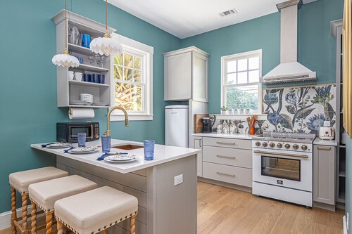 Beautiful new carriage house built in historic style near Bull St. above garage