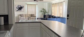 Lovely 2-bedroom cottage with AC in charming Bentonville