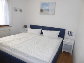 Internet - Strandnahe Ferienwohnung auf der Insel Rügen by Interhome (Glowe)
