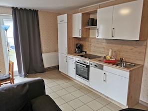 Fridge, microwave, oven, dishwasher - Apartment Breege by Interhome (Breege)