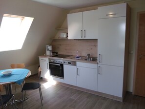 Fridge, microwave, oven, dishwasher - Juliusruh by Interhome (Breege)