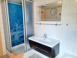 Bathroom - Pappelidyll in Karlshagen by Interhome (Karlshagen)