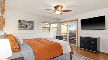 4 bedrooms, iron/ironing board, WiFi, bed sheets