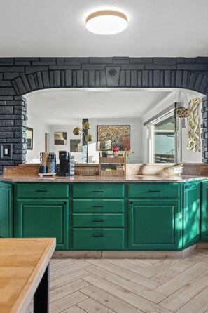 Interior - Privates Home with Views • Near Med & Airport/DT Two King beds and 2 Queen Beds (Billings)