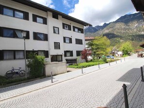 Exterior - Wohnung in Garmisch Partenkirchen mit Garten by Interhome (Garmisch-Partenkirchen)