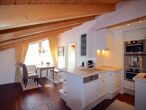 Fridge, microwave, oven, dishwasher - Tolle Wohnung in Breitenau mit Kleinem Garten by Interhome (Garmisch-Partenkirchen)