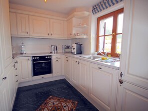 Refrigerador, microondas, horno y lavavajillas 