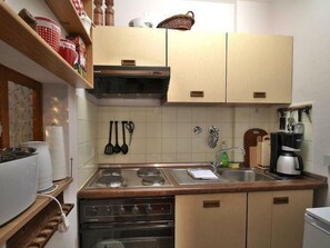 Kühlschrank, Mikrowelle, Ofen, Geschirrspüler