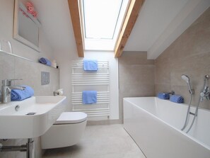 Towels - Wohnung in Garmisch mit großem Balkon by Interhome (Garmisch-Partenkirchen)