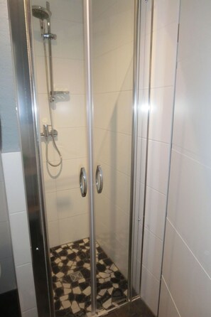 Bathroom - Kinderfreundliche Ferienwohnung in Niedersfeld mit Terrasse by Interhome (Winterberg)