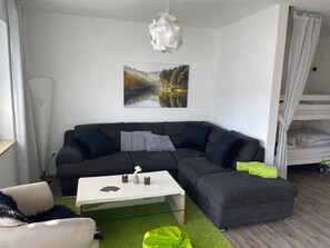 DVD player - Kinderfreundliche Ferienwohnung in Niedersfeld mit Terrasse by Interhome (Winterberg)
