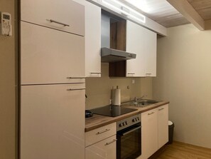 Refrigerador, microondas, horno y lavavajillas 