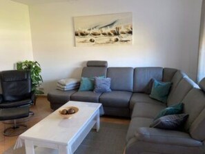 Living area - Doppelhaushälfte Seeterrasse by Interhome (Hage)