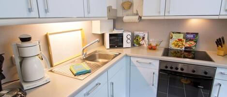 Frigorifero, microonde, forno, lavastoviglie