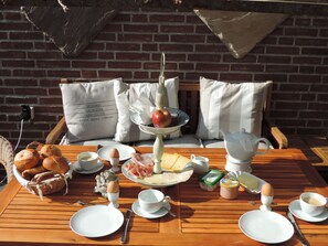 Outdoor dining - Dat luettje Huus 1 by Interhome (Hage)