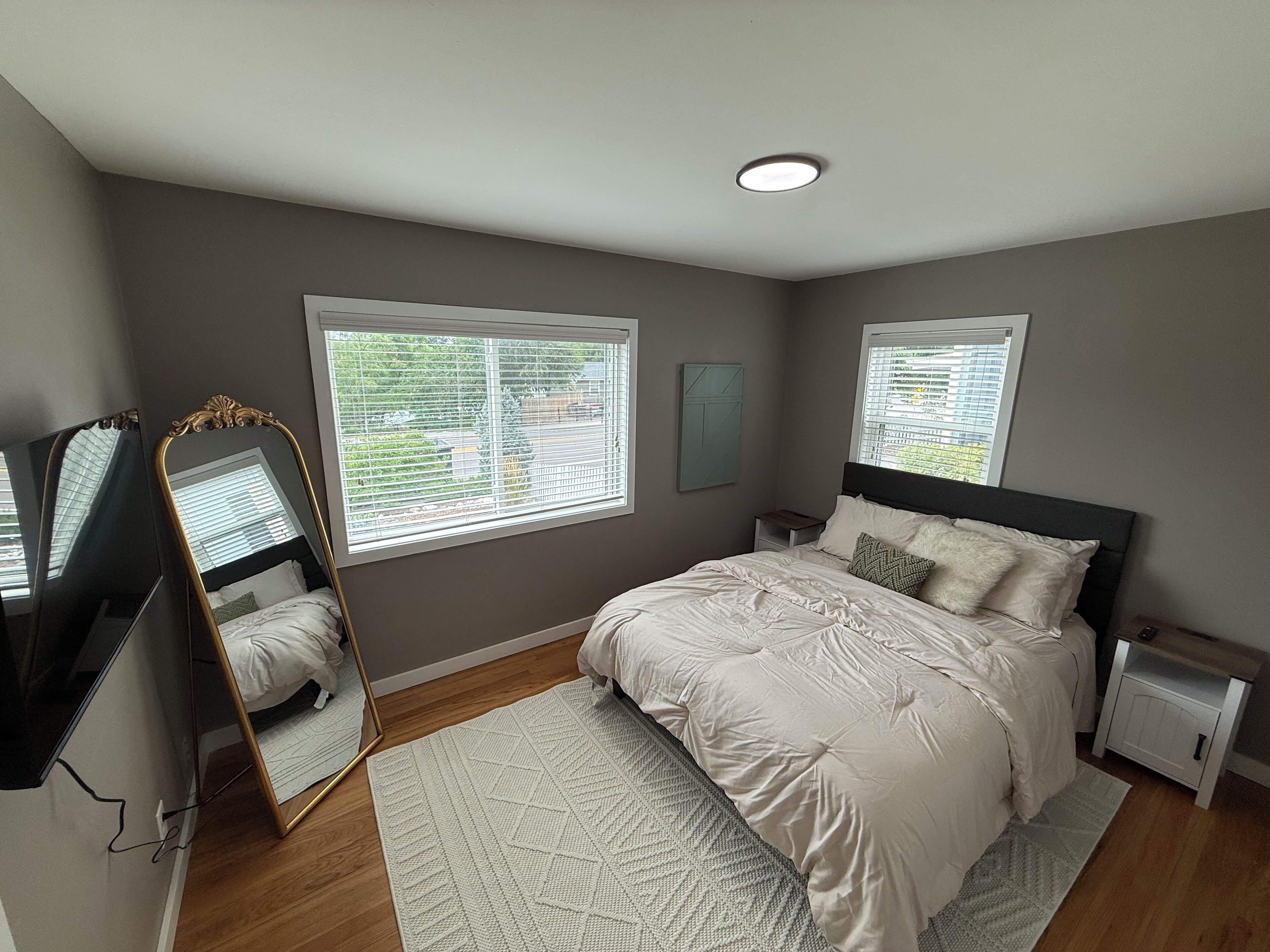 4 chambres, fer et planche à repasser, Wi-Fi gratuit, draps fournis