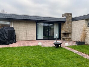Property grounds - in Tossens mit Möblierter Terrasse by Interhome (Burhave)