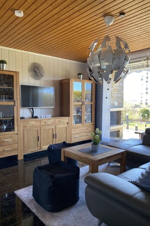 Interior - Freistehendes Ferienhaus in Tossens mit Terrasse by Interhome (Burhave)