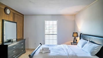 4 habitaciones, caja de seguridad en la habitación y escritorio