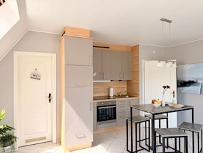 Fridge, microwave, oven, cookware/dishes/utensils - Diekbude by Interhome (Friedrichskoog)