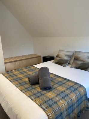 Apartment, Balcony | Blackout drapes, iron/ironing board, free WiFi - Wilden Apartments (Queenstown)