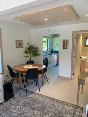 Deluxe Apartment | Dining - Wilden Apartments (Queenstown)