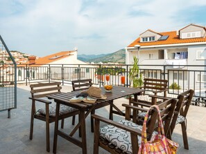 Outdoor dining - Wohnung in Dubrovnik mit Grill und Terrasse by Interhome (Dubrovnik)