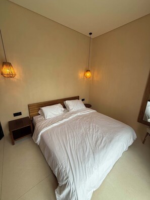 Unclassified image, 4 of 12, button - Sola (Kabupaten Badung)