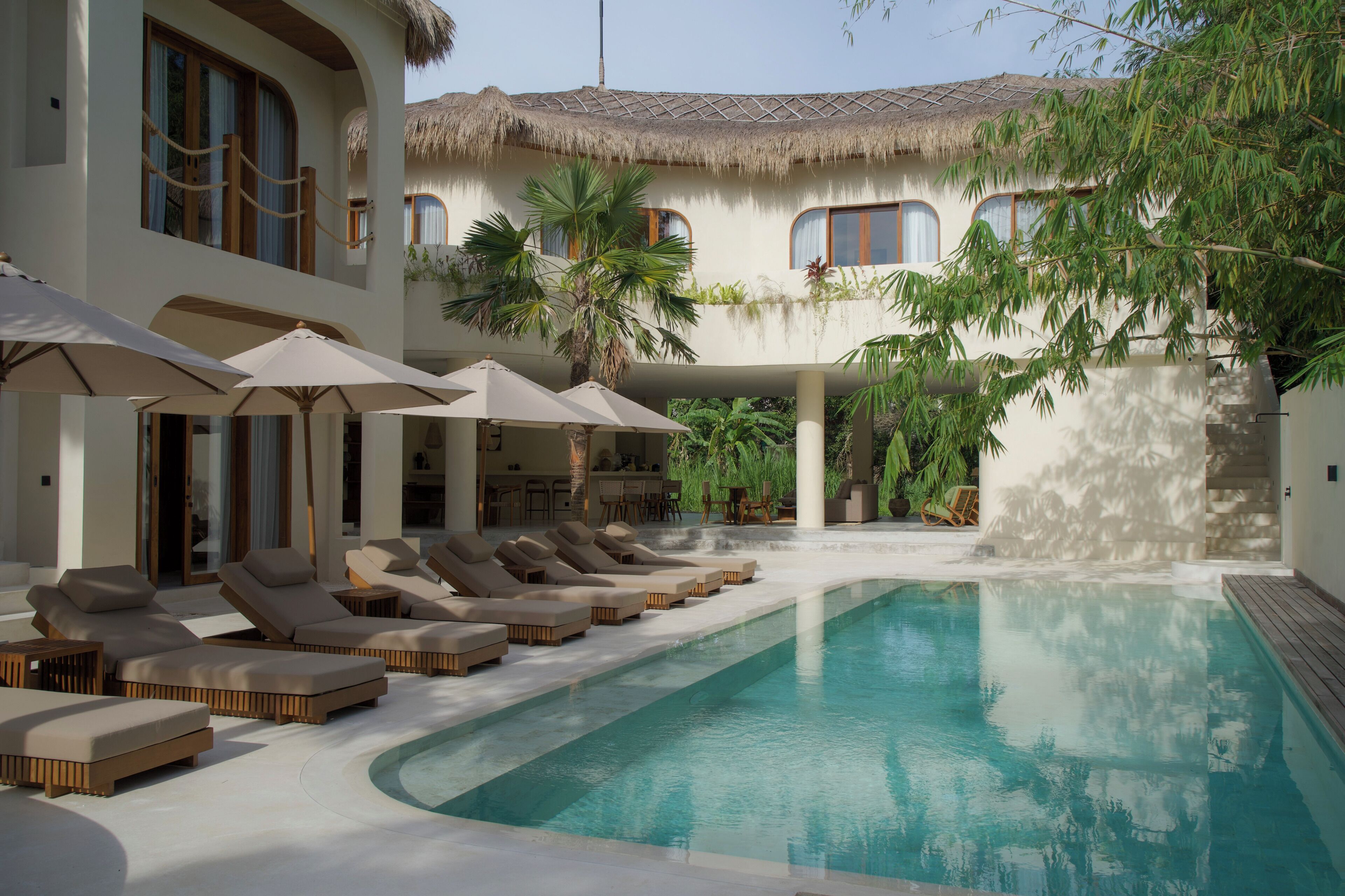 حمّام سباحة خارجي