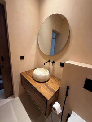 Unclassified image, 3 of 12, button - Sola (Kabupaten Badung)