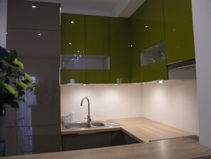 Fridge, oven, cookware/dishes/utensils - direkt am Strand by Interhome (Podgora)